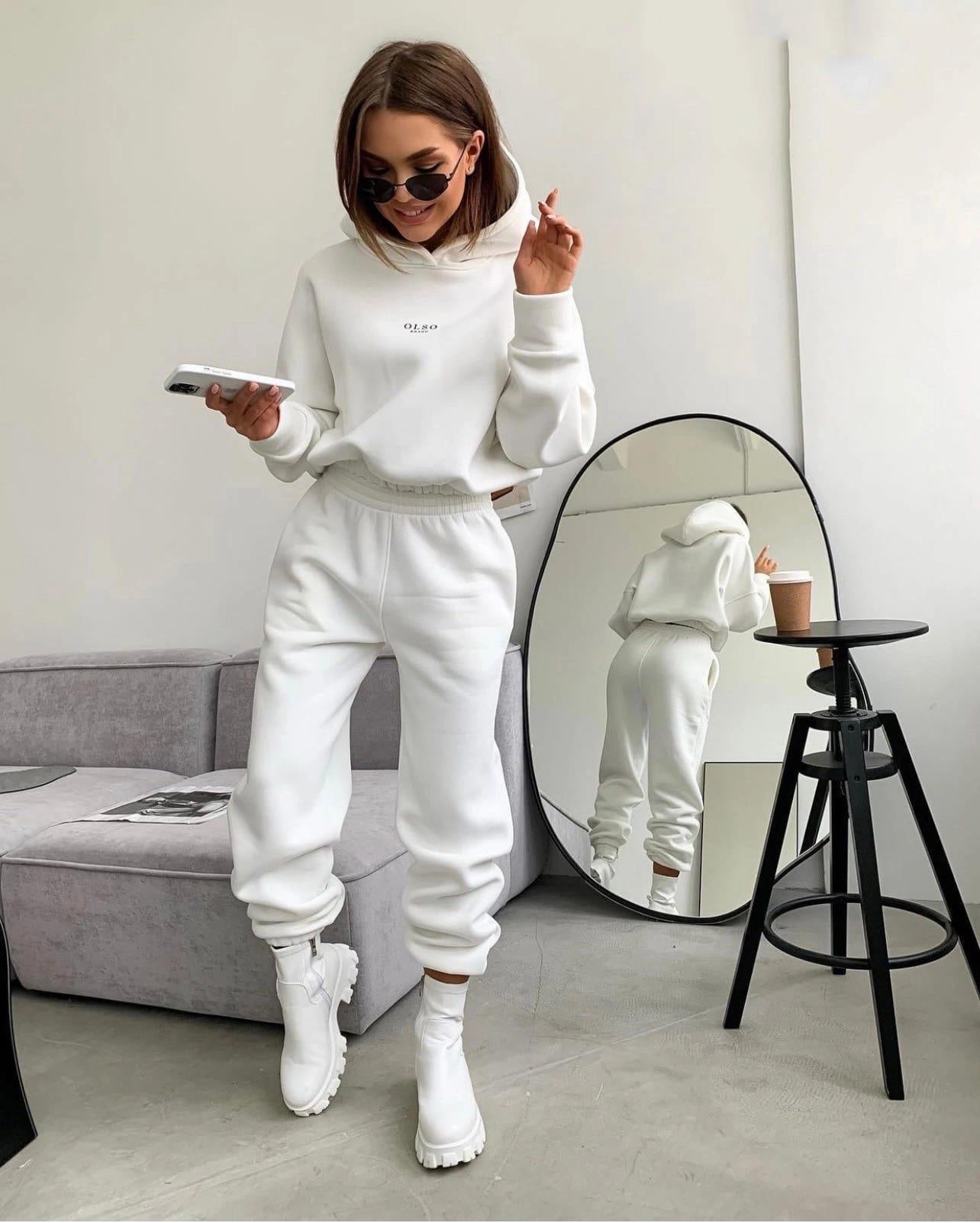 Chic Minimalist Monochrome Olso Fleece Set